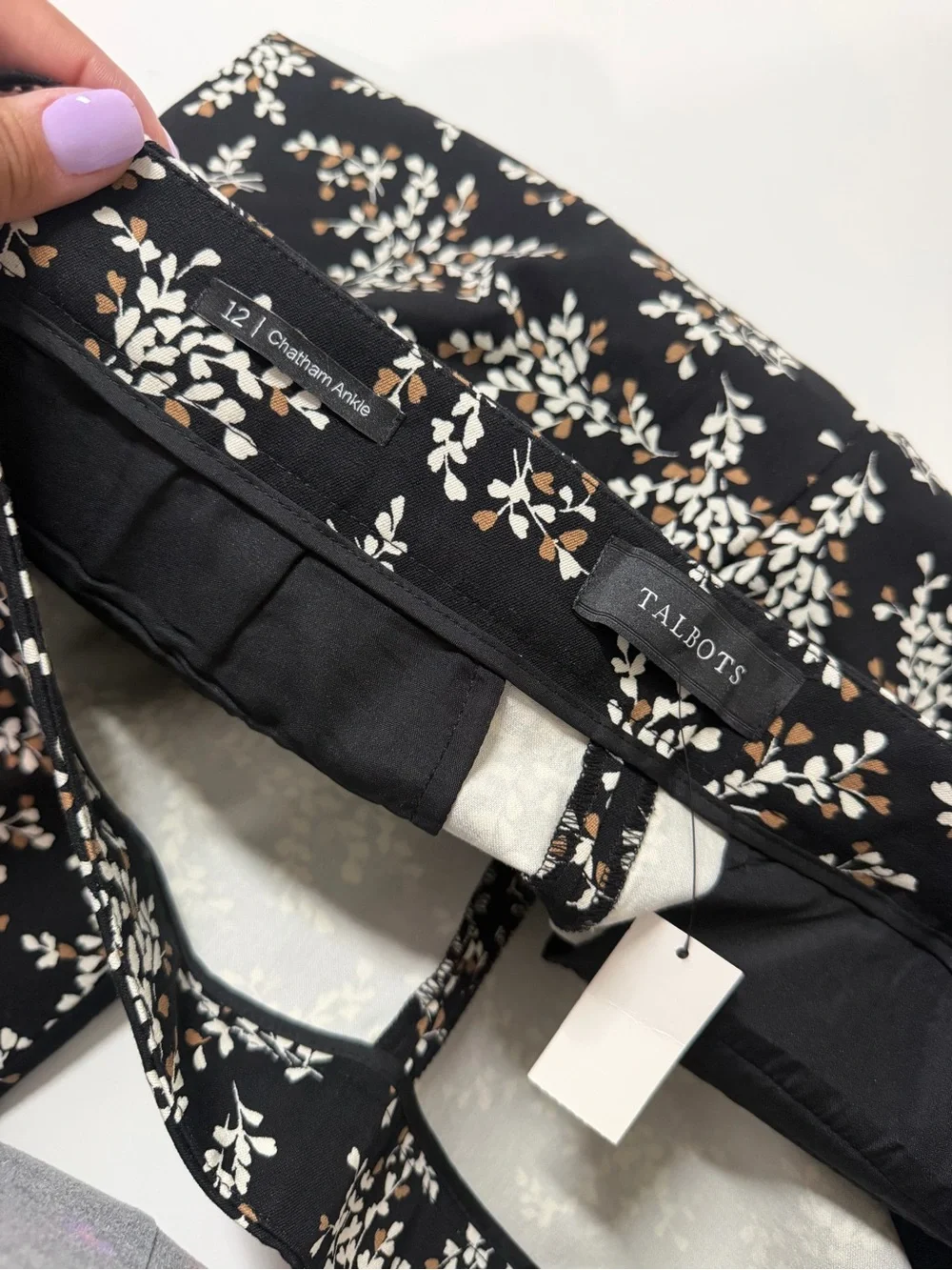 Talbots Chatham Ankle‎ Pant Black Petal Print Size 12 Casual Office Effortless
